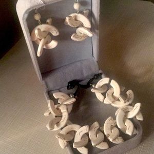 New beautiful artwork White Howlite Bracelet Set